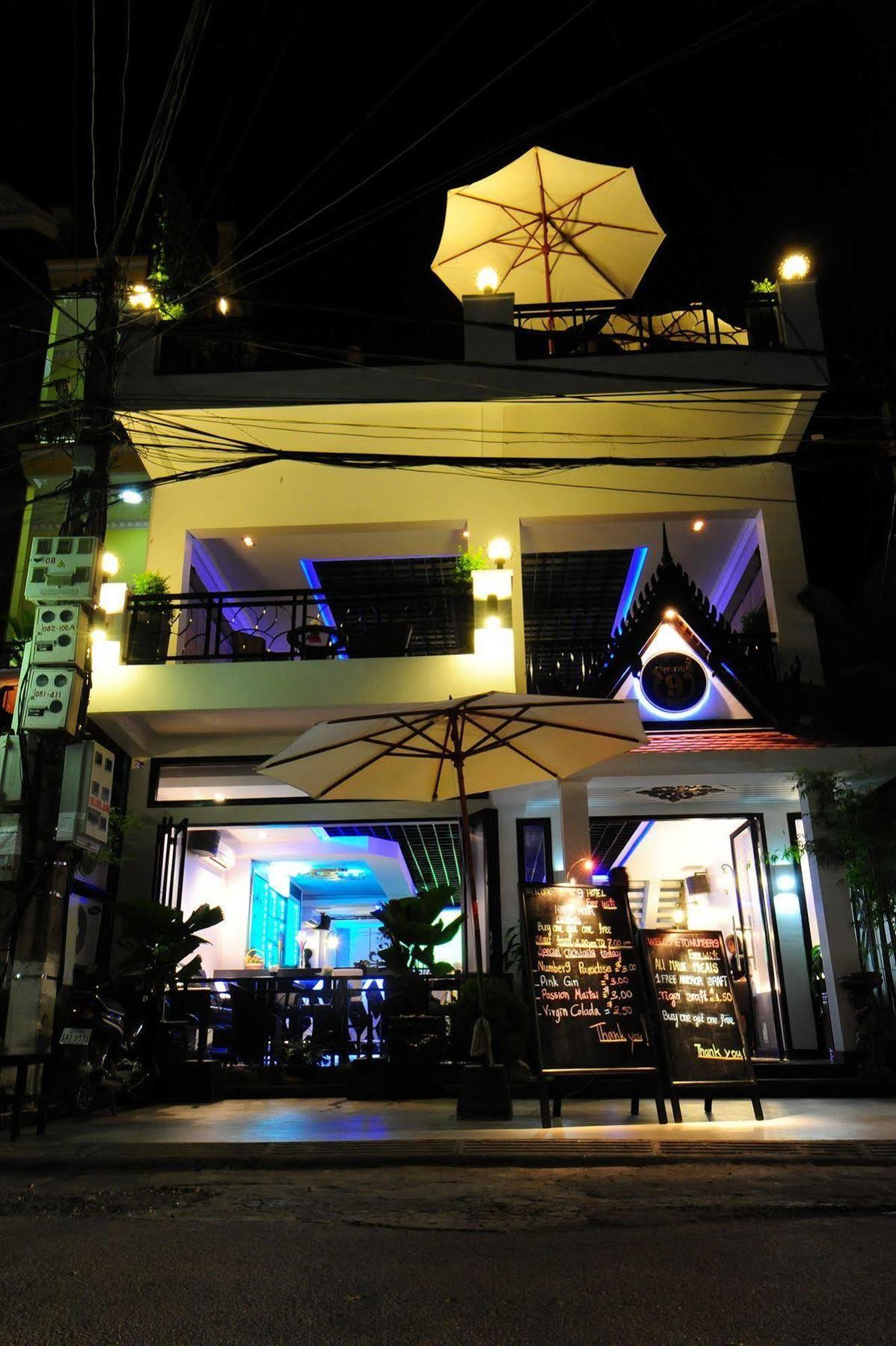 Number 9 Hotel Phnom Penh Exterior photo